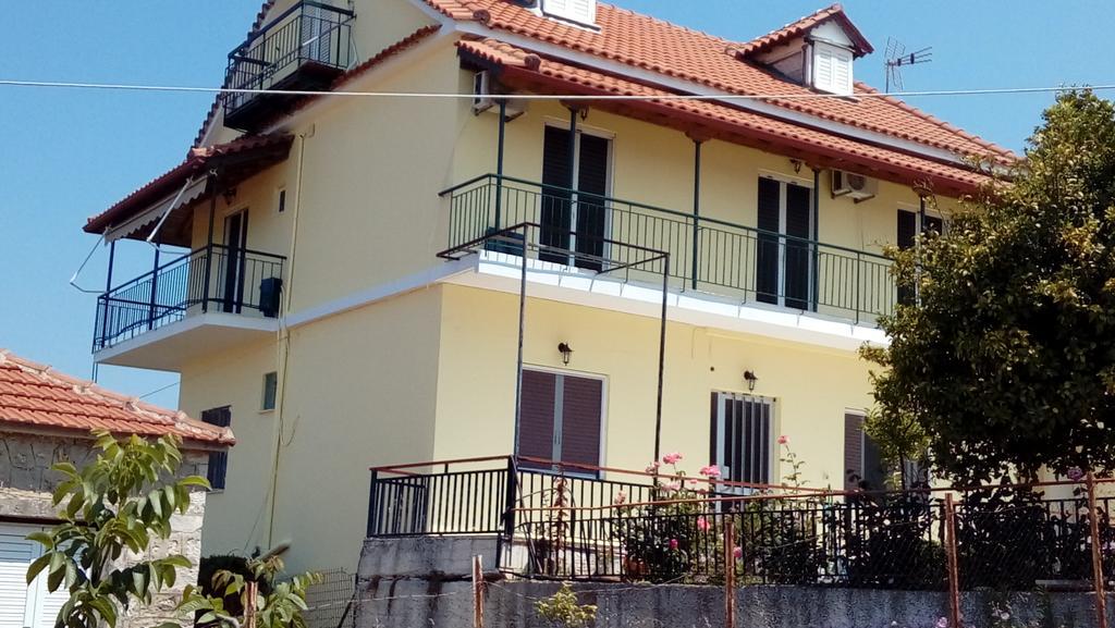 Villa Nefeli Loútsa Eksteriør bilde